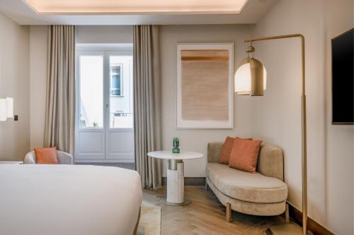 Premium Deluxe King Room with Balcony and City View