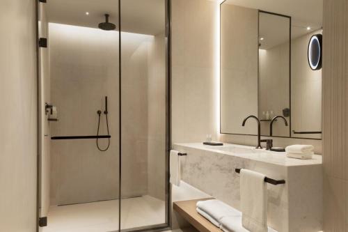 Premium Deluxe King Room with Balcony and City View