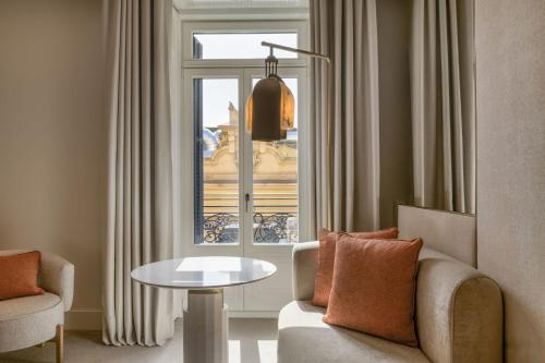 Deluxe King Room with City View and Balcony