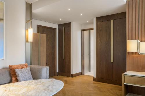 Junior King Suite with Balcony and Skyline View