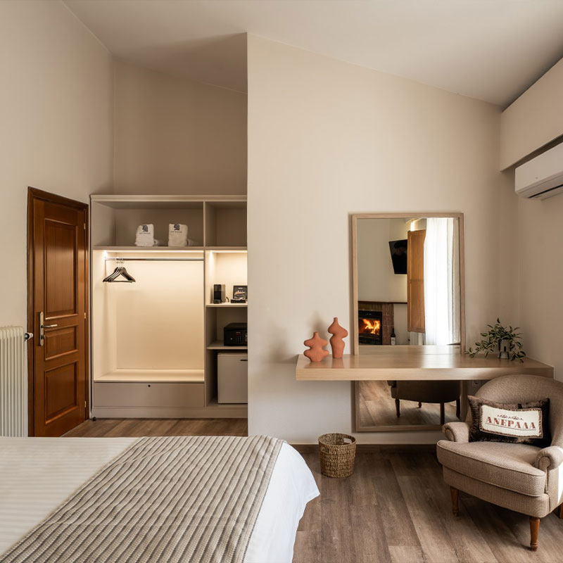 Superior King Room 