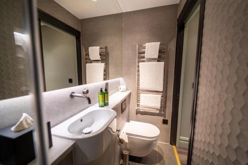 Duplex King Suite with Living Area and Kitchenette - Non-Smoking