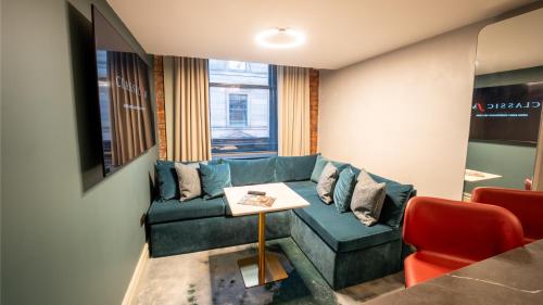 Duplex King Suite with Living Area and Kitchenette - Non-Smoking