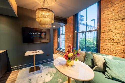 King Suite with Living Area and Kitchenette - Non-Smoking