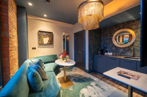 King Suite with Living Area and Kitchenette - Non-Smoking