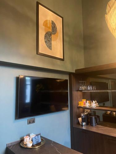 Penthouse King Suite with Living Area and Kitchenette - Non-Smoking