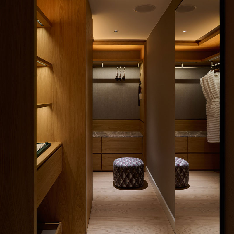 Corner Suite