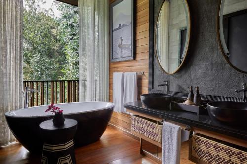 Susa Treehouse