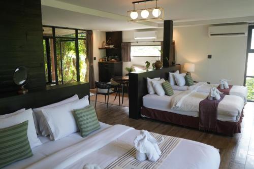 Greenfront Family Villa