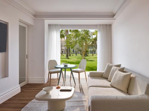 Deluxe Family Suite Garden Patio