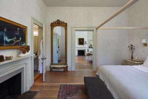 King Suite with Spa Bath