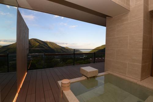 Suite with Tatami Area with Open-Air Bath - Top Floor - (GIN/DEN/RIN)
