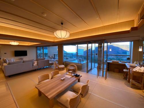 Suite with Tatami Area with Open-Air Bath - (ZEN/ SEN/ SHIN/ EN)