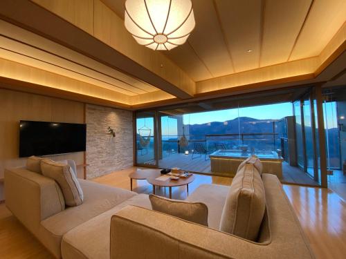 Corner Suite with Tatami Area with Open-Air Bath -(GAKU/ TAKU/ SAKU/ MAKU)