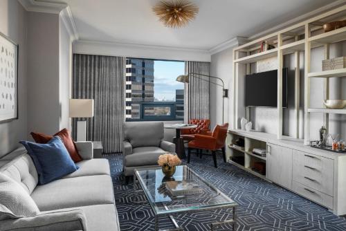 Luxury Suite