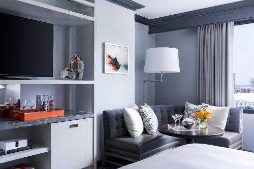 King Room Midtown Premier