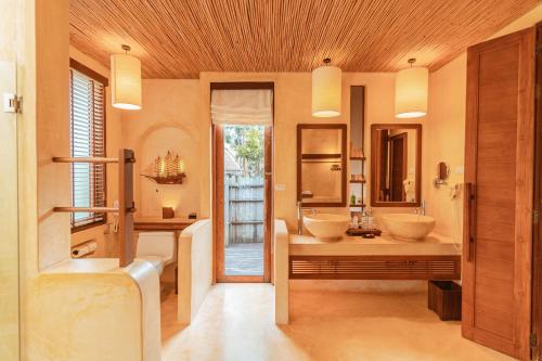 Grand Pool Villa