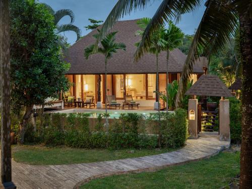 Grand Pool Villa