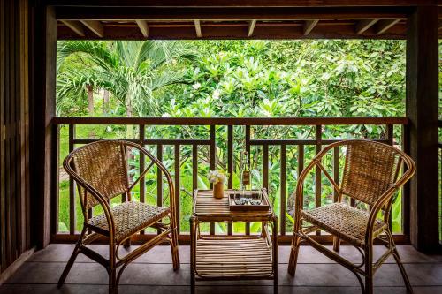 Deluxe Khmer Bungalows