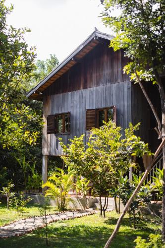 Deluxe Khmer Bungalows