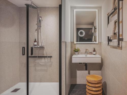 One Bedroom Apartment