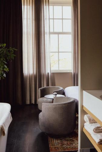 Deluxe Double Room with Bath