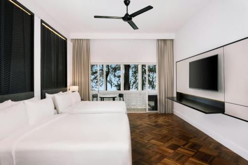 Premier Queen Room with Two Queen Beds with Balcony and Sea View