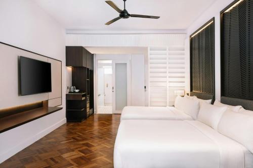 Premier Queen Room with Two Queen Beds with Balcony and Sea View