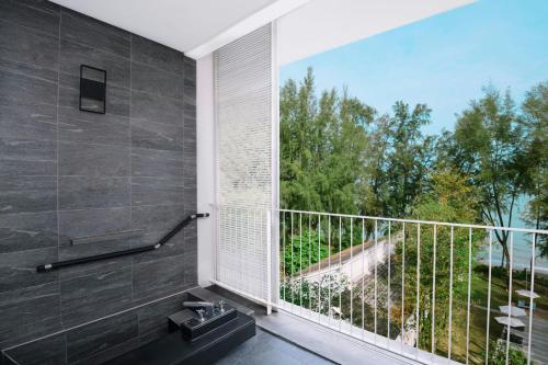 Deluxe Twin Room with Balcony