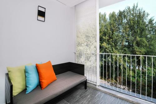 Deluxe Twin Room with Balcony