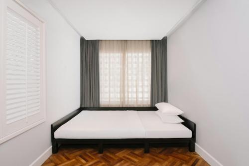 Deluxe King Suite with Balcony and Sea View