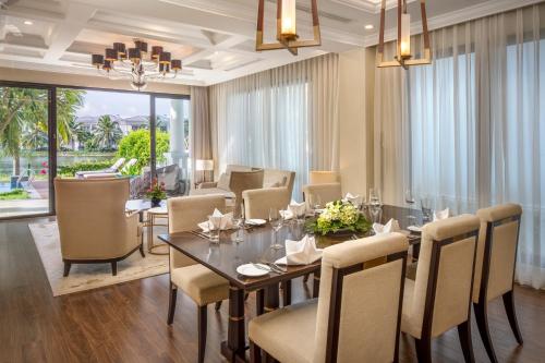 Four-Bedroom Villa with Lake View and Private Pool
