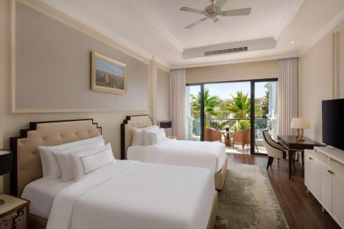 Three-Bedroom Villa with Lake View and Private Pool