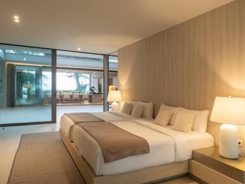 Villa - Beach Front