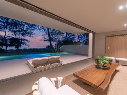 Villa - Beach Front
