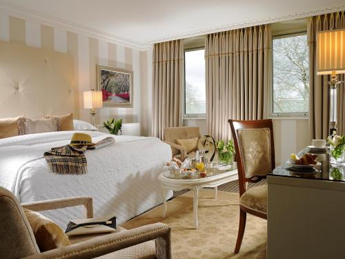 Deluxe King or Twin Room