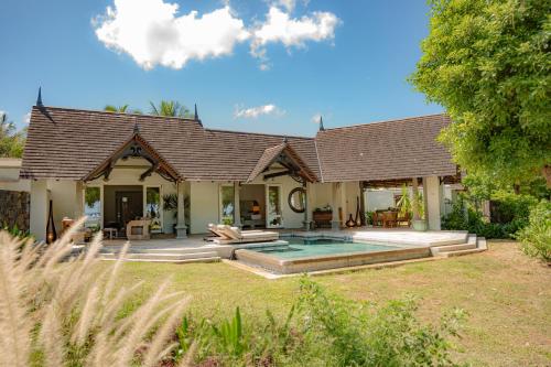 Exclusive Beachfront Pool Villa