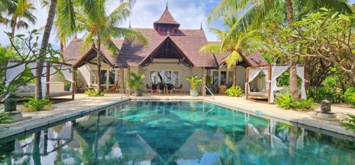 Presidential Beachfront Pool Villa - 2 Bedroom