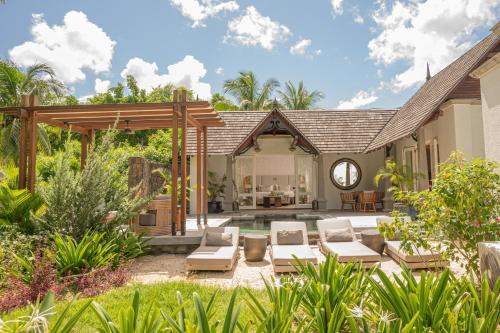 Family Beachfront Pool Villa - 2 Bedroom