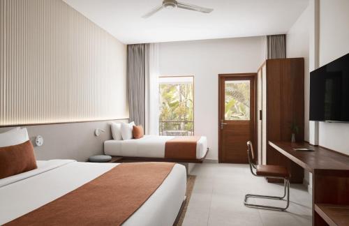 Deluxe Room - Pool View