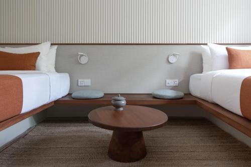 Deluxe Room - Pool View