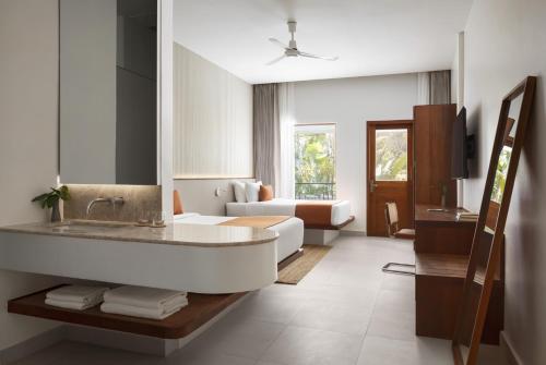 Deluxe Room - Pool View