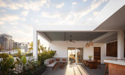 Penthouse Rooftop Suite