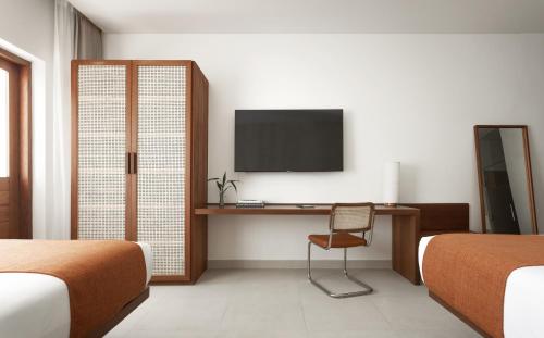 Deluxe Family Room