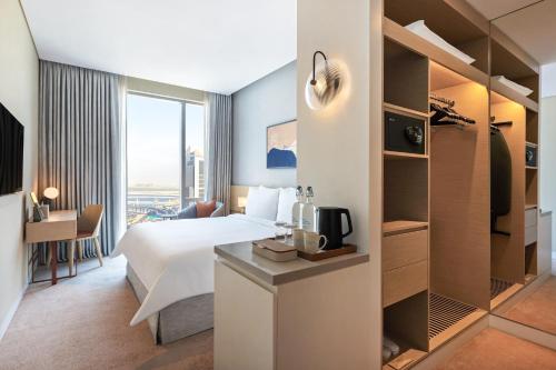 Deluxe Room - Ultimate Staycation with Attraction Tickets & Kids Go Free