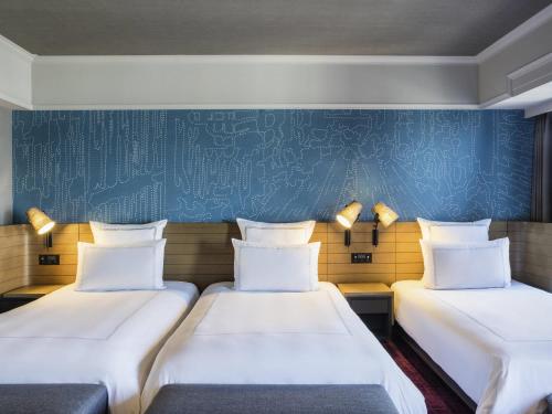 Swiss Executive Triple Room with Executive Lounge Access - High Floor
