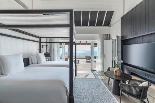 Sunrise Three-Bedroom Water Suite 