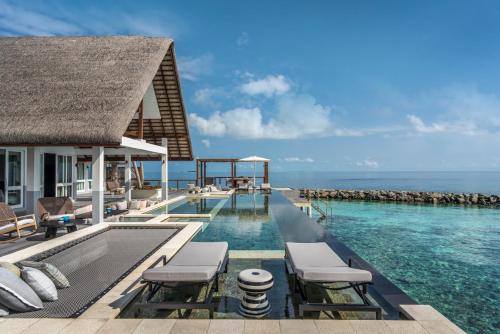 Sunrise Three-Bedroom Water Suite 