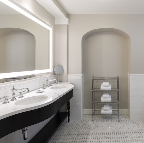 One Bedroom King Suite