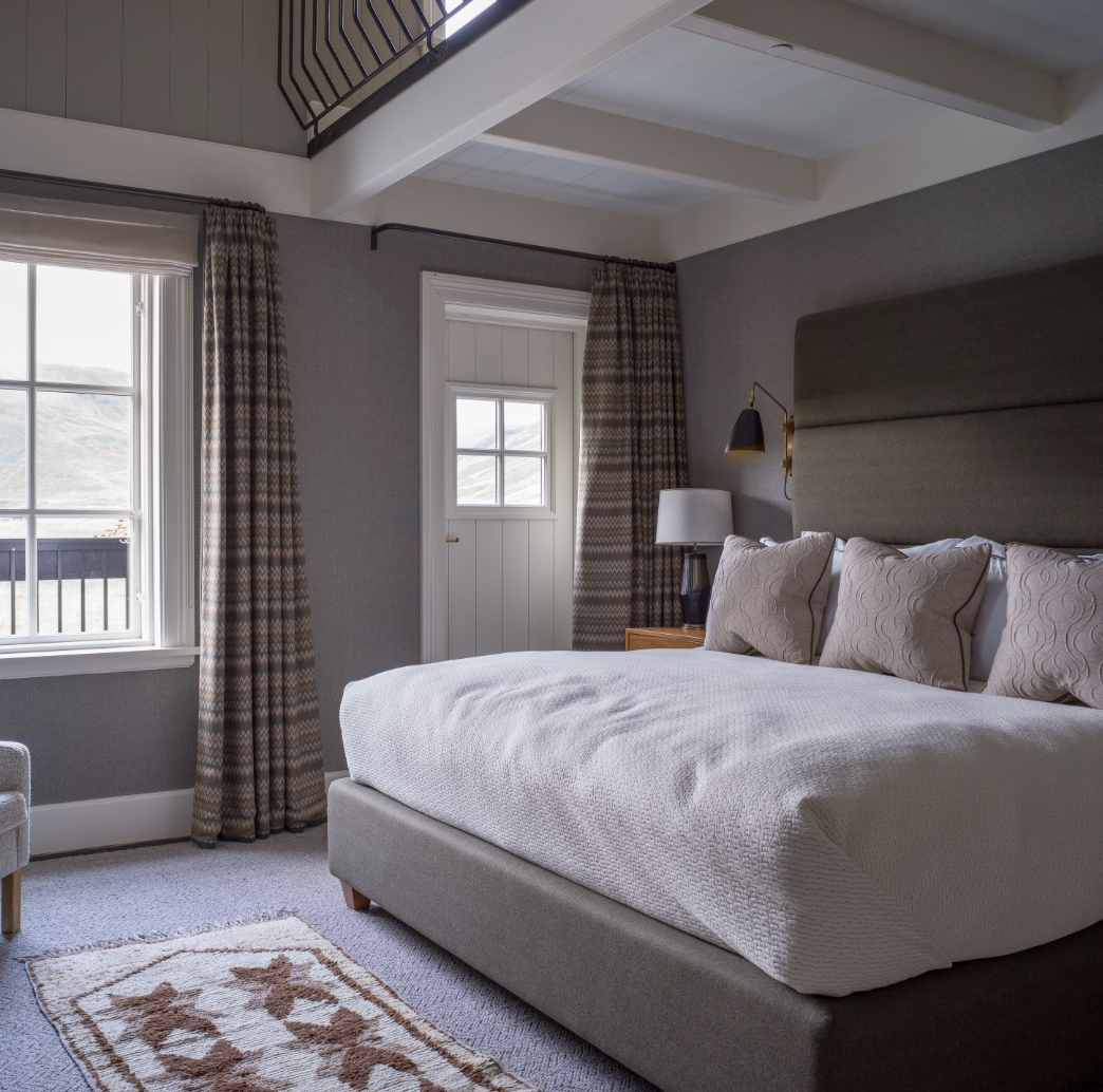 Frigg - King Bed with Lofted Double Bed